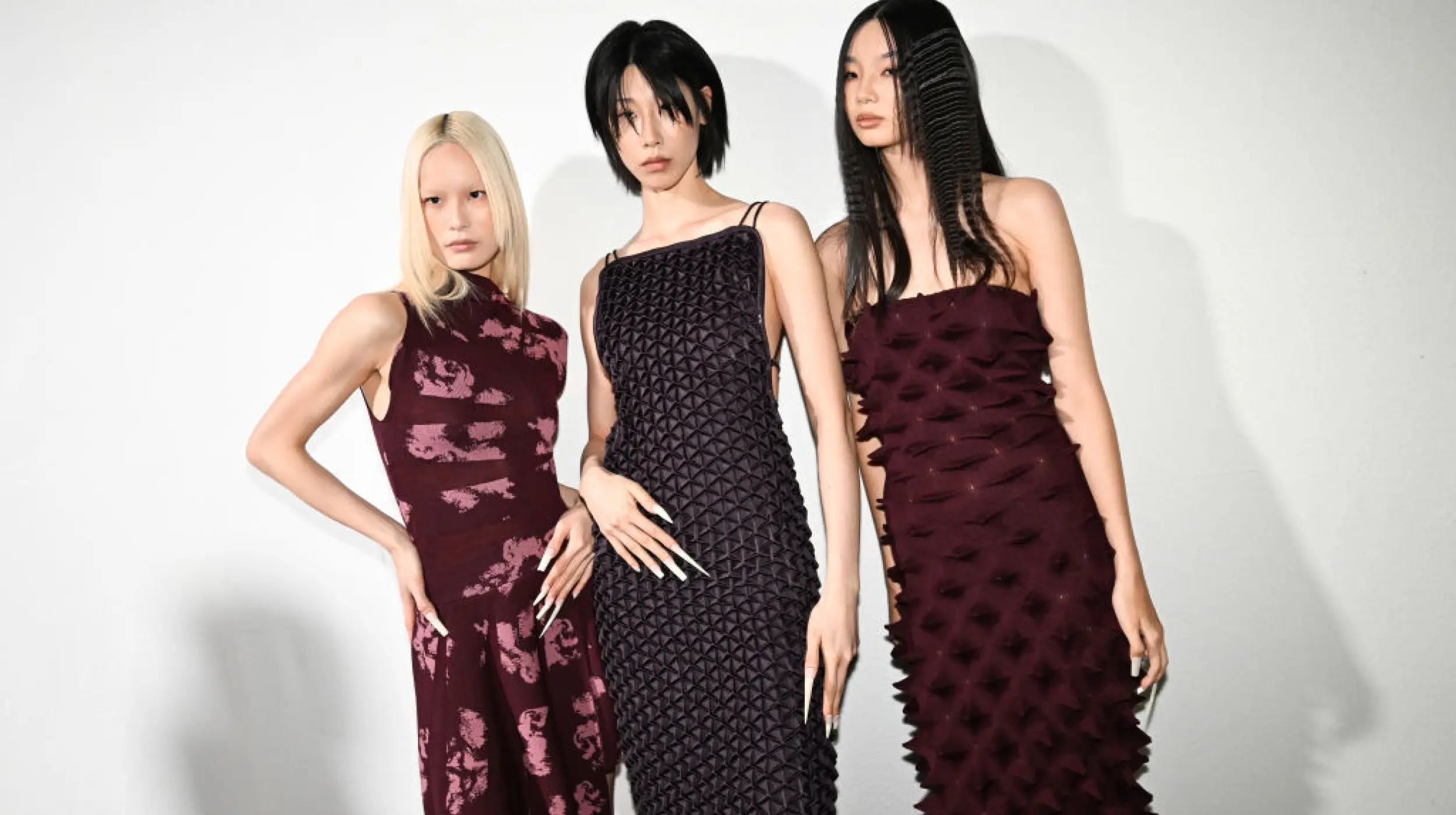 Entre bastidores de Chet Lo en la London Fashion Week, febrero de 2025.