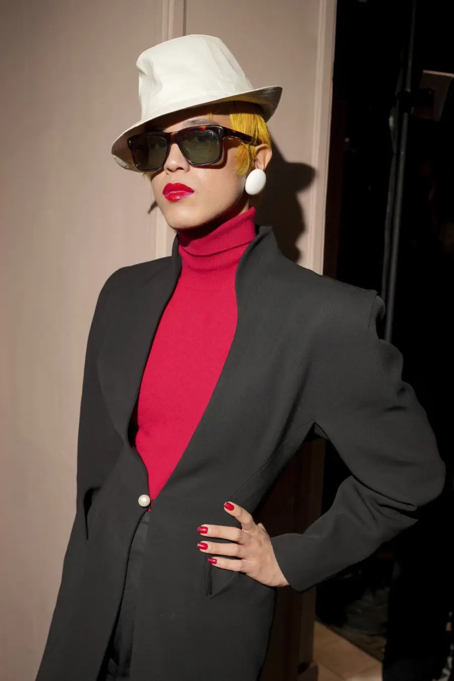 dara outside mugler’s spring 2025 show in paris; 