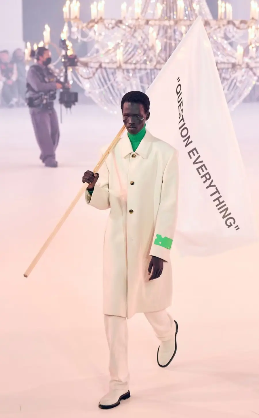 Off-White Fall 2022. LAUNCHMETRICS SPOTLIGHT