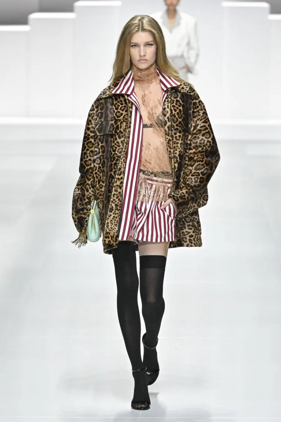 dolce & gabbana MFW (líneas). Foto de Victor VIRGILE/Gamma-Rapho via Getty Images