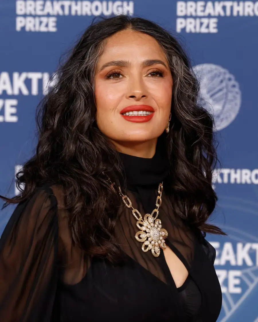 salma-hayek-attends-the-2025-breakthrough-prize-ceremony-at-news-photo-1760116949
