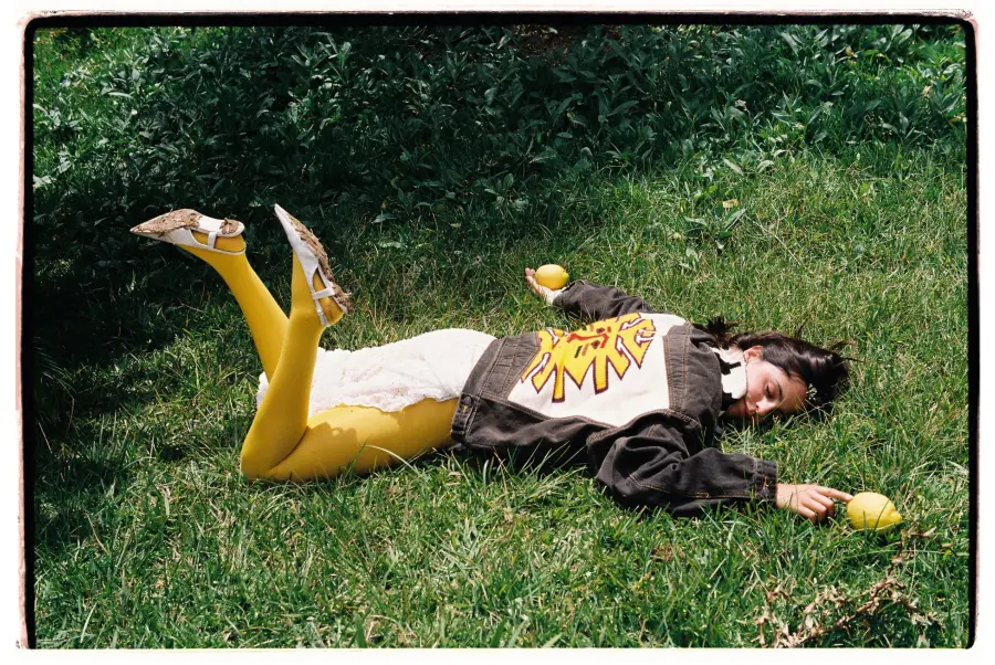 Uno de los modelos de chompas de Yemalla Studio