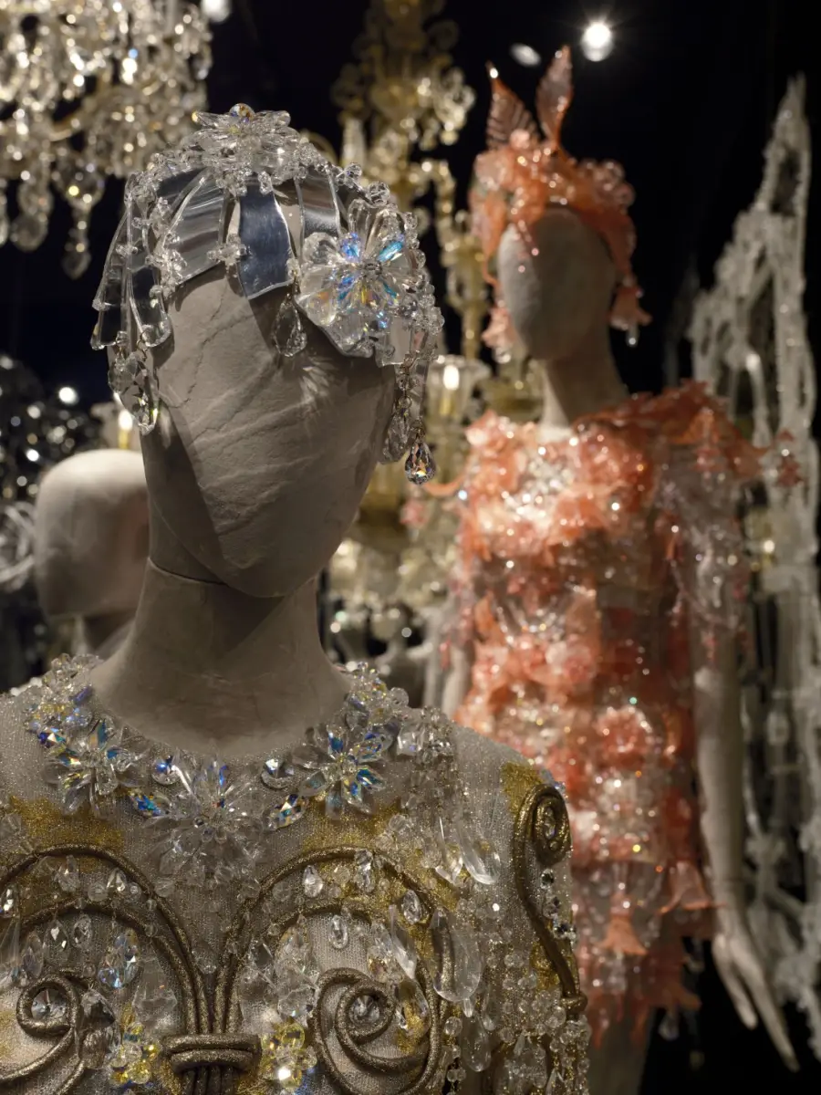 Room The art and craft of glassworking. Greg Kessler.