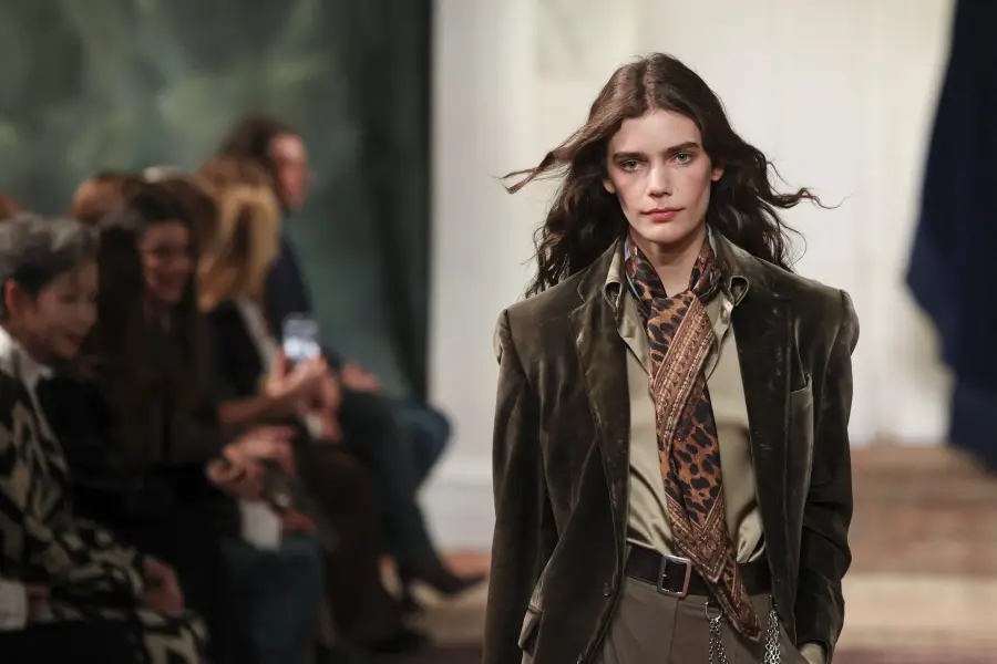 RALPH LAUREN. ANGELA WEISS. Getty Images.