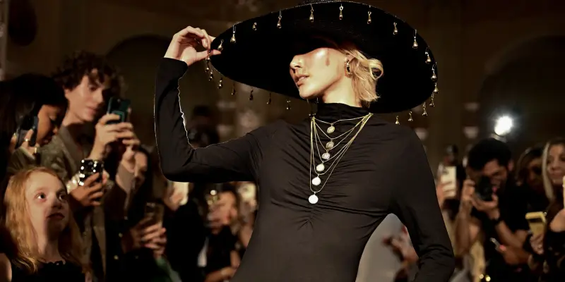 Fashion Crossover London Presents: The World Gallery, en el marco de la London Fashion Week 2025. Nicky J Sims. Getty Images.