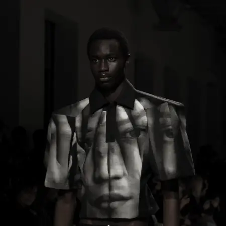 Cobertura de pasarela de Lucian Stefanescu.