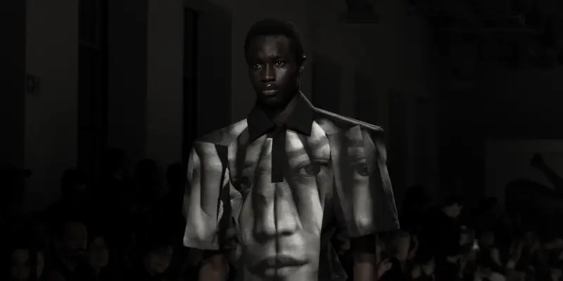 Cobertura de pasarela de Lucian Stefanescu.