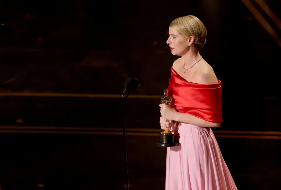 Jessie Buckley ganadora del Óscar a mejor actriz por Hamnet