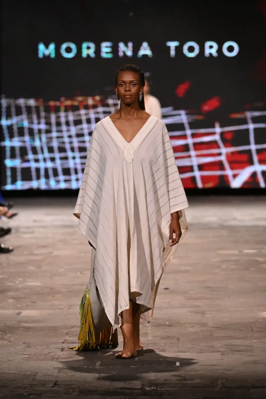 Pasalera Morena Toro, Toni Gie y Maura Marti. Cortesía Costa Rica Fashion Week. Fotógrafo: Oscar Garcés.