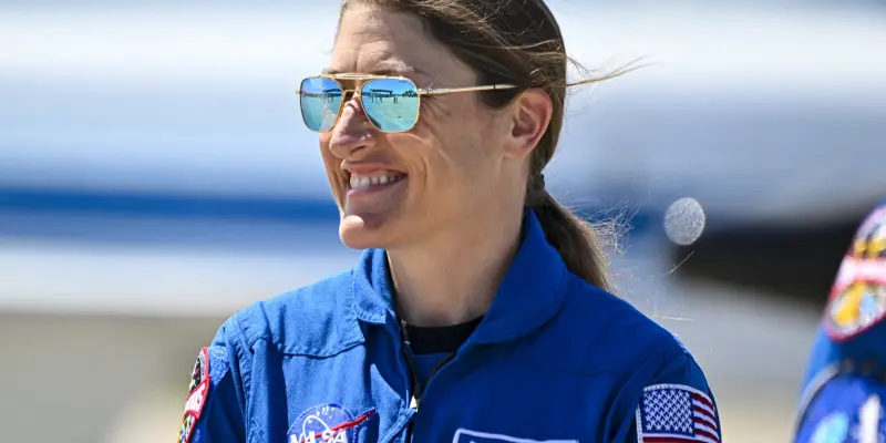 Christina Koch en el Centro Espacial Kennedy, Florida. Getty images.
