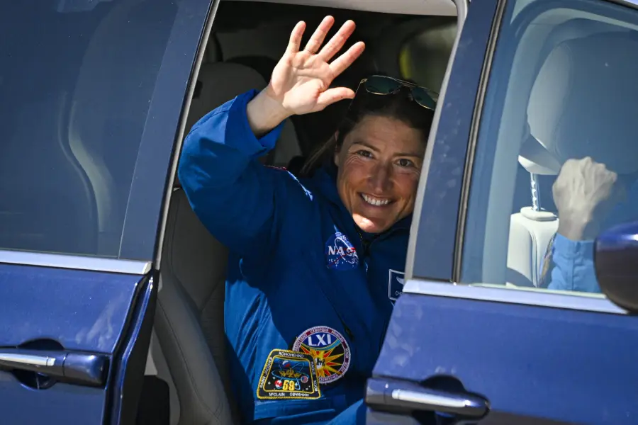 kazakhstan-russia-us-italy-space-iss-landing-1198907465_1500x983