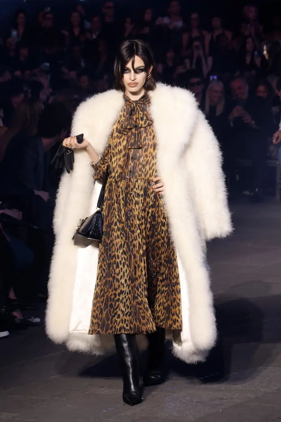 gucci-cruise-2027---runway-2276650369_2400x3600
