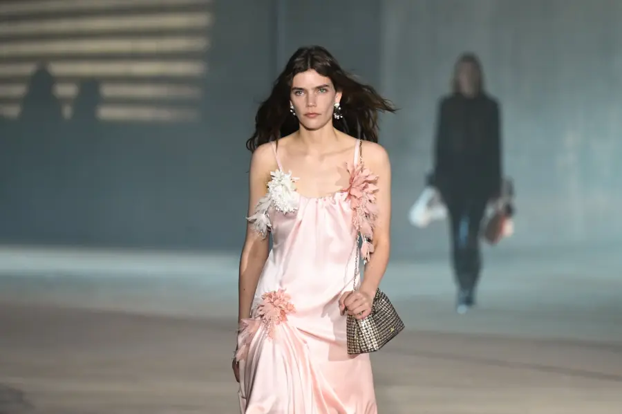 dior-2027-cruise-collection-show---ambiance-2275560774_4502x2995