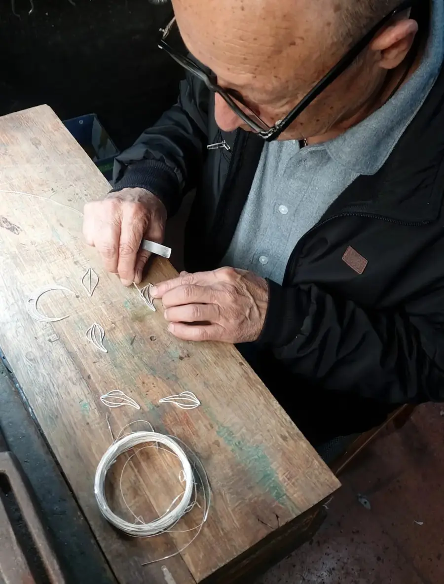 FLAVIO JARA EN SU TALLER. CORTESÍA DE LA MARCA