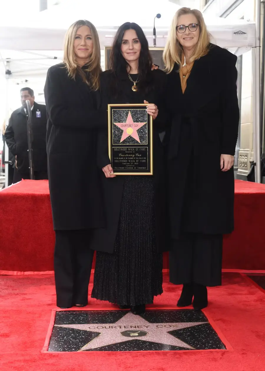Jennifer Aniston, Courteney Cox y Lisa Kudrow juntas en 2023. Gilbert Flores. Getty Images.