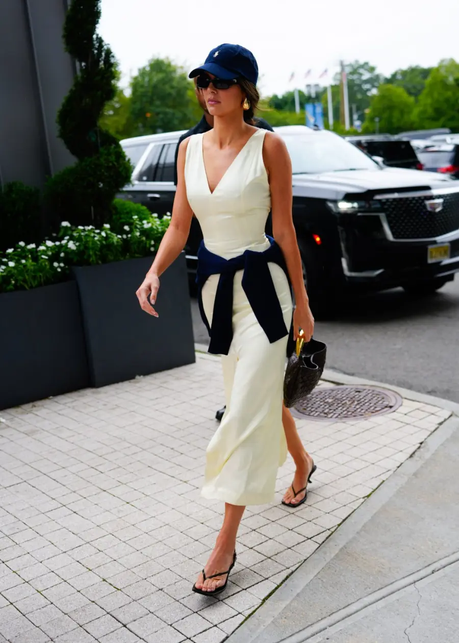 THONG SANDALS