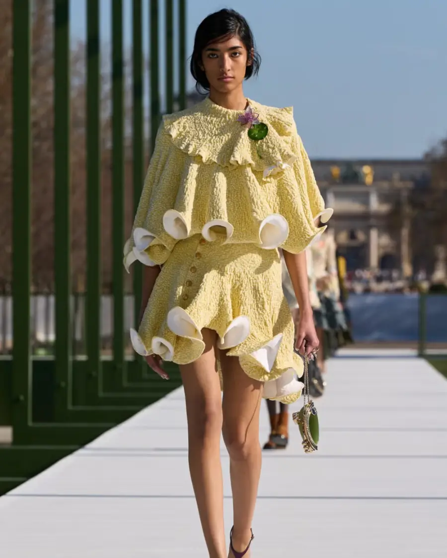 Butter yellow