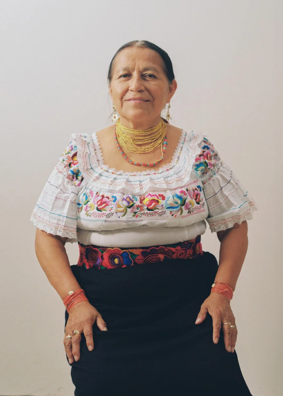 Etelvina Pillajo (Madre de Neithan Herbert) - Rodrigo Álvarez