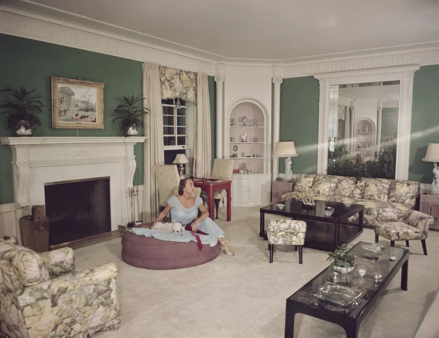 Joan Crawford At Home - Archive Photos