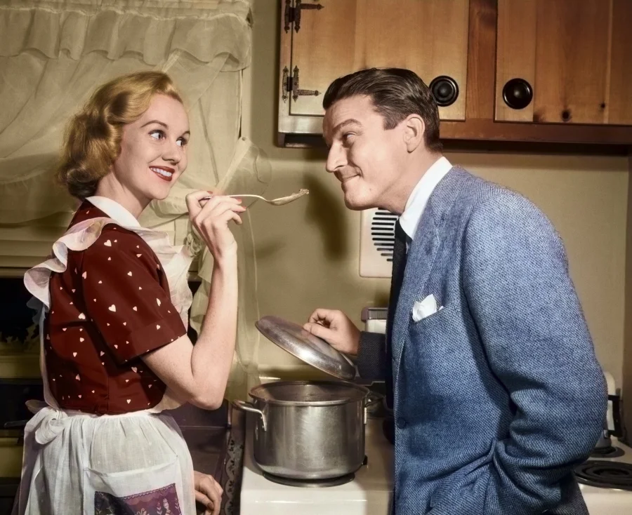 1950s Smiling Housewife At... - Debrocke/ClassicStock