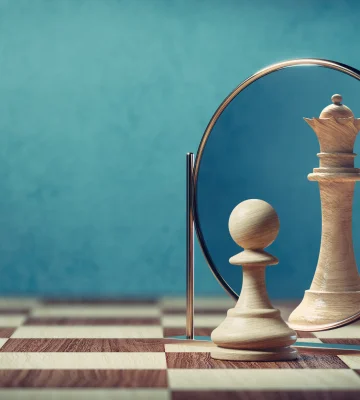 Pawn seeing a queen in mirror.